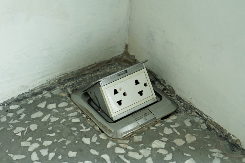 Выдвижная розетка