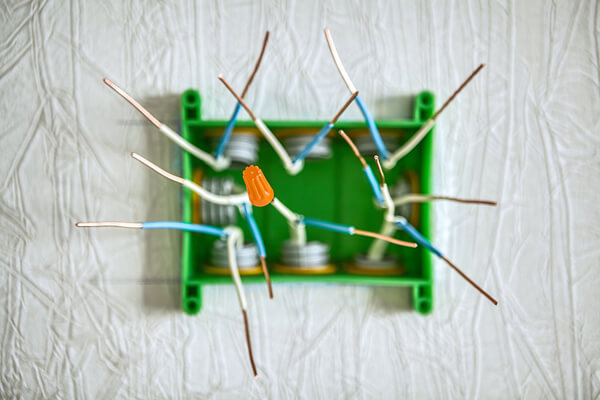 Какие провода встречаются в распредкоробках и их особенности